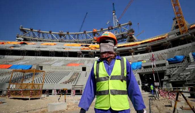 2022年世界杯主办方卡塔尔承认建筑工人被剥削