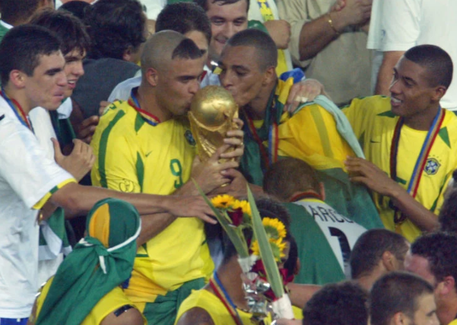 罗纳尔多赢得了多少次世界杯？巴西球星的多少的职职业足球生涯