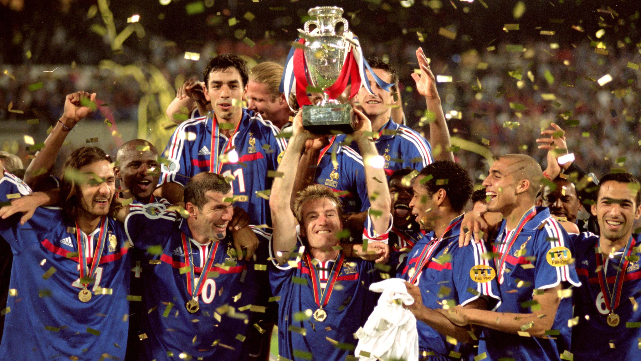 历届欧洲杯冠军：穿越足球历史的辉煌传奇